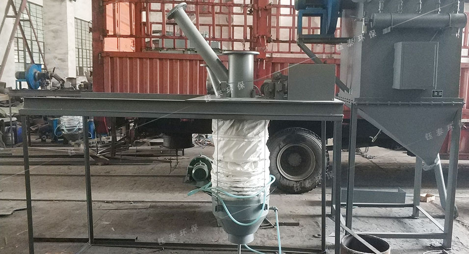 水泥裝入罐車自動(dòng)化無(wú)塵操作 水泥裝入罐車自動(dòng)化無(wú)塵操作